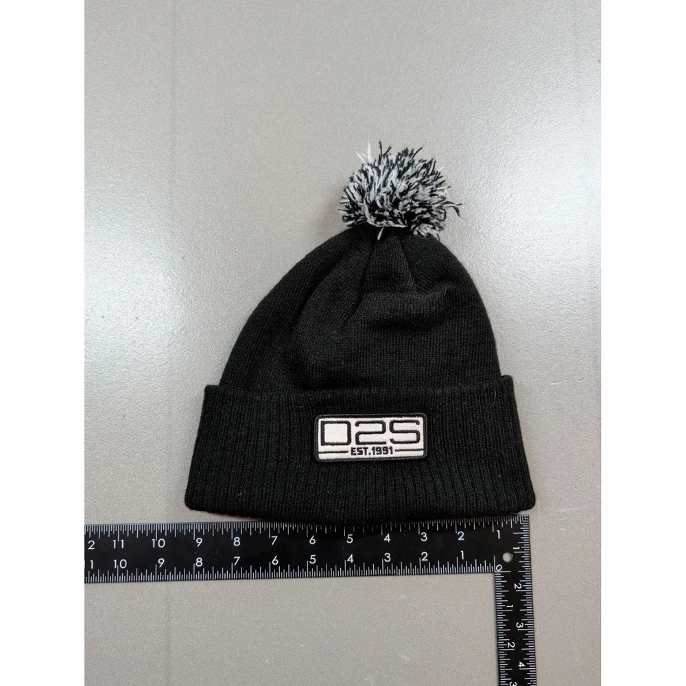 D2S Est 1991 Black Cuffed Beanie Hat Pom Pom Acrylic Knit Winter Cap Mens Womens